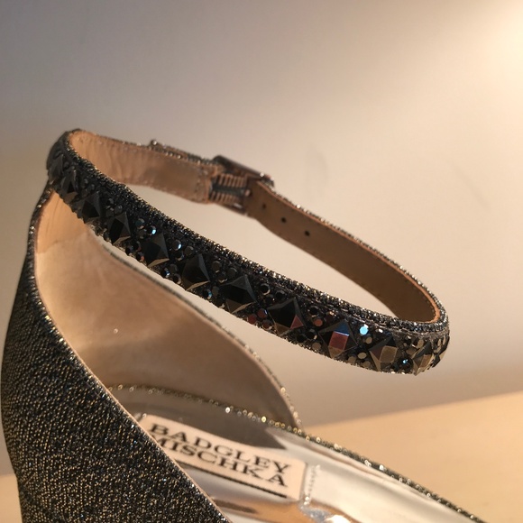 BADGLEY MISCHKA UNNA METALLIC SANDALS 8.5 NWT - Picture 13 of 16